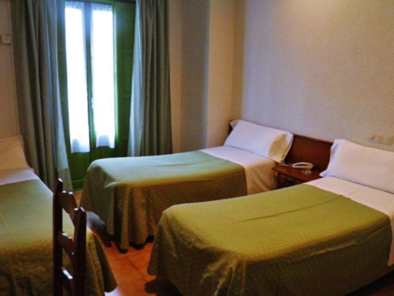 Nuria Hostal Madrid Extérieur photo