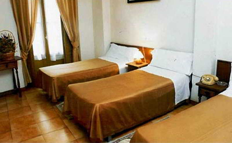 Nuria Hostal Madrid Extérieur photo